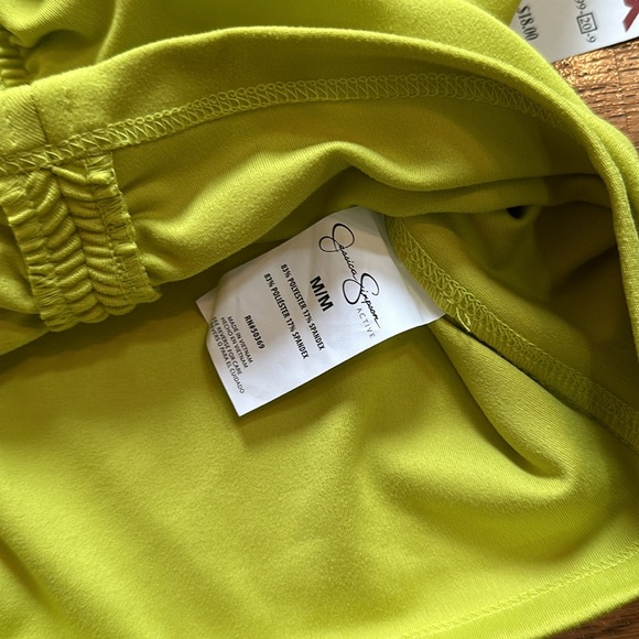 BNWT Jessica Simpson Active lime green long sleeve crop.  Size medium.  New! - Picture 4 of 5